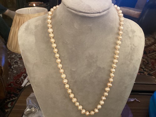Real pearl necklace with - real,