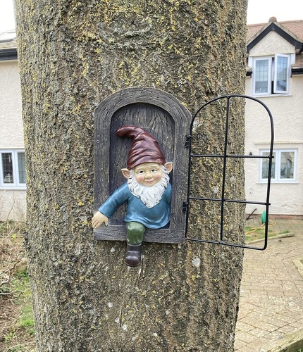 Garden gnome tree sculpture - tree,