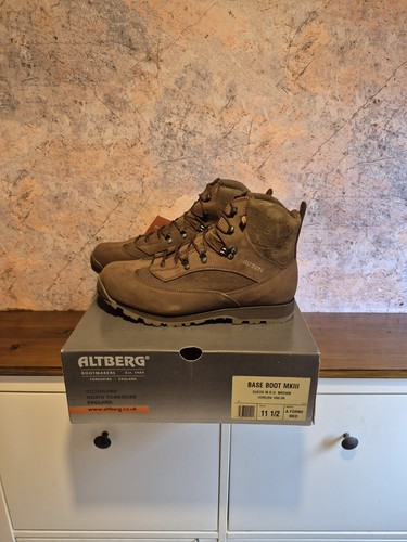 Altberg base boot mkii size - ,
