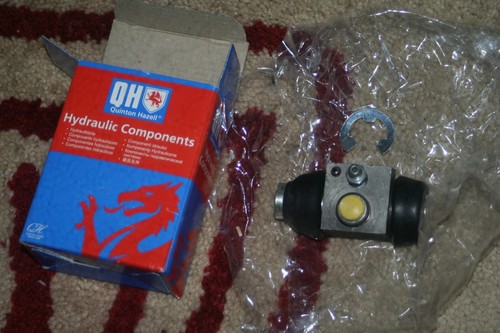 Rear wheel brake cylinder - rear,