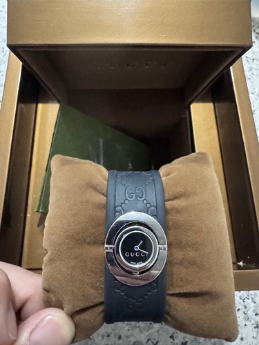 Gucci twirl bangle watch with - bangle,