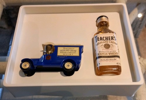 Lledo limited edition teachers - edition,