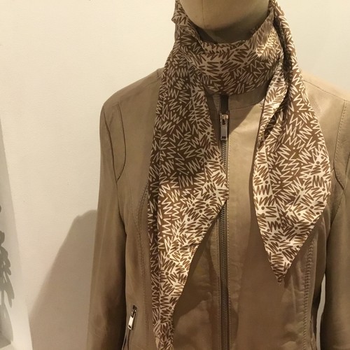 Beautiful vintage jacqmar - beautiful, of