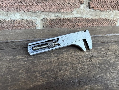 Vintage small wynn - vintage, 5”