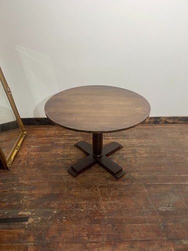 Dark wood round - dark,