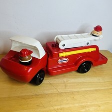 Little Tikes Vintage Fire Engine Truck Toy With 2 Figures