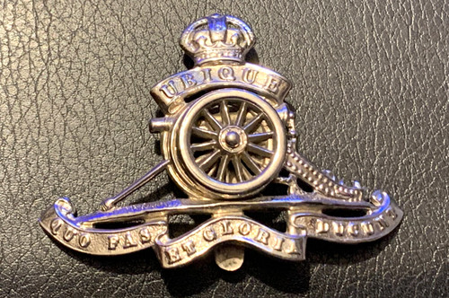 Royal artillery cap - cap, badge.