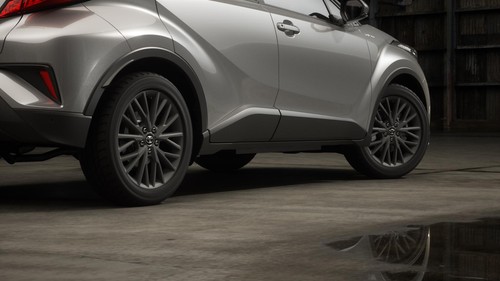 Genuine toyota alloy wheel - 18",
