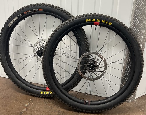 2025 carbon santa cruz reserve - santa,