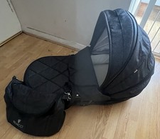 Venicci Carrycot And Changing Bag - Great Condition