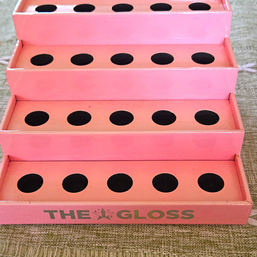 The gloss pink make - the, make-up