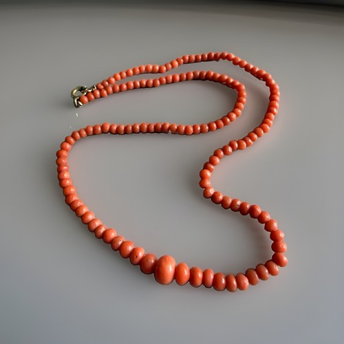 Vintage graduated coral bead - graduated,