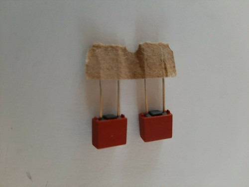 Square plastic pcb fuse1 - square,