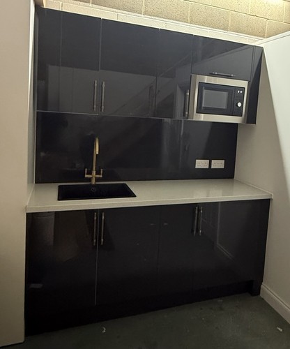 Black gloss 10pc kitchen - gloss, kitchen,