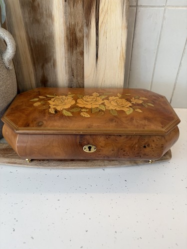 Vintage wooden reuge swiss - vintage,