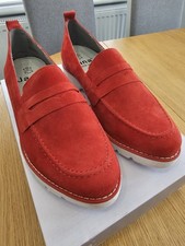 🥿 Jana Red Suede Loafers