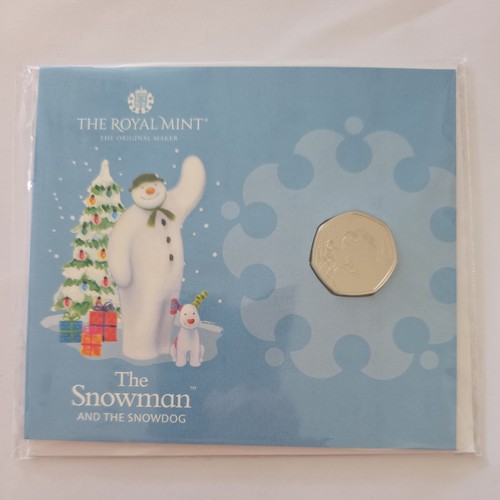 2022 snowman and snowdog - 2022, uk