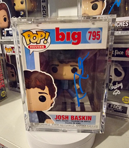 Tom hanks signed funko pop - tom,
