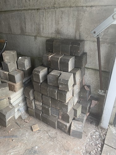 100 kerb blocks edging - 100+, paving