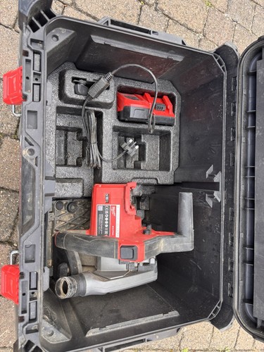Milwaukee fuel battery plunge - milwaukee,
