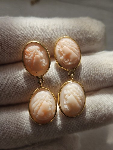 Angel skin coral hand carved - coral,