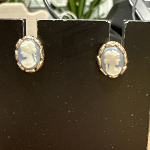 Vintage blue white cameo - vintage, blue/white