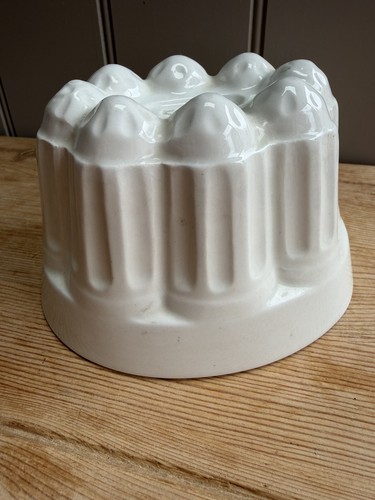 Vintage jelly mould berries - jelly,