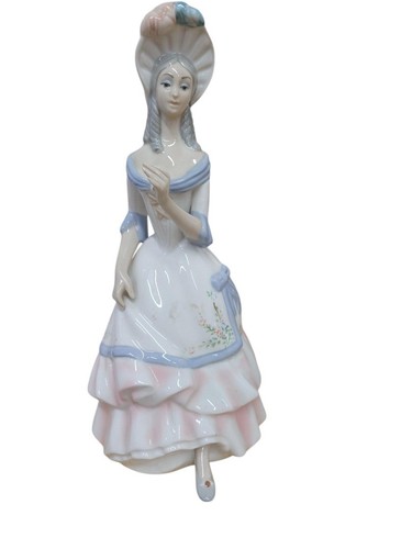 Tengra lady figurine - tengra,