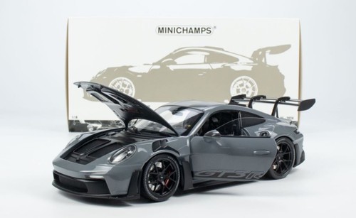 Minichamps porsche 911 - 1:18,