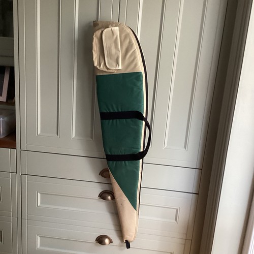 Green and beige - , gun