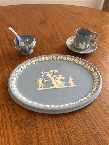Wedgwood blue jasperware - blue,