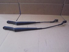 VW VOLKSWAGEN TIGUAN 2015 PAIR FRONT WIPER ARMS