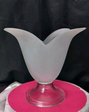 Vintage Frosted Lilly Vase Tea