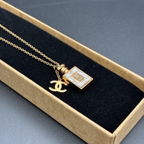 Chanel gold tone necklace - gold-tone, cc