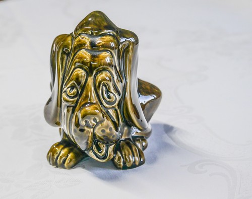 Sylvac bloodhound money box - sylvac,