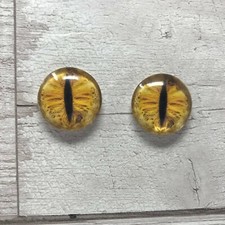 Pair of amber glass eyes great for needle felting, taxidermy,dragon cat eye(039)