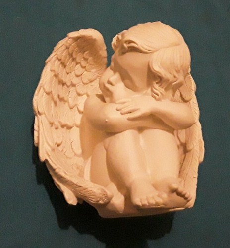 Seated resin cherub - resin, 5.25