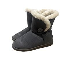 UGG Women's Bailey Button
