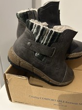 Pavers Size 5 Ladies Water