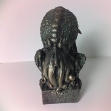 Cthulhu Statue 17 CM Nemesis Now . Very God Condition.