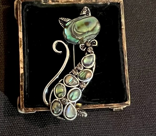 Vintage style mother pearl - style,