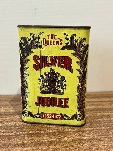 Vintage 1977 queens - 1977,