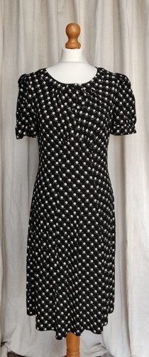 Black cream geometric spot - m&s,