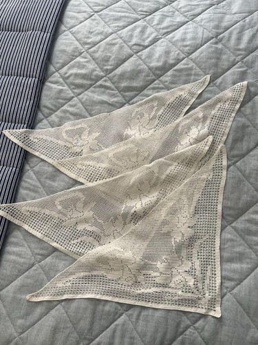 Vintage lace doilies daffodil - lace,