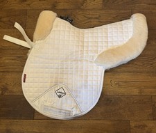 Le Meiux Merino Wool Half Lined White Numnah M Cob Size