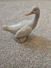 LLADRU00F3 Figurine Nao, Little Duck Looking Back, 0369