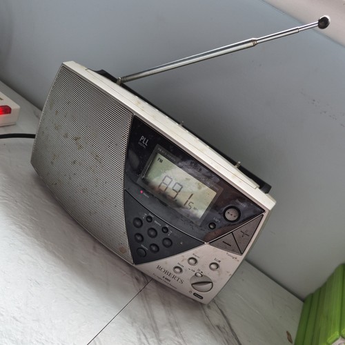 Roberts r9905 portable band - roberts, 3-band