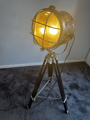 Dwell tripod spotlight - dwell,
