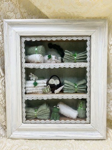 Vintage diorama frog and - vintage,