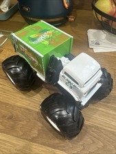 Hot Wheels Garage Monster Truck 1:24 Scale Diecast Model